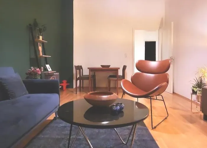 Design Altbauwohnung Mit Balkon Und Parkplatz