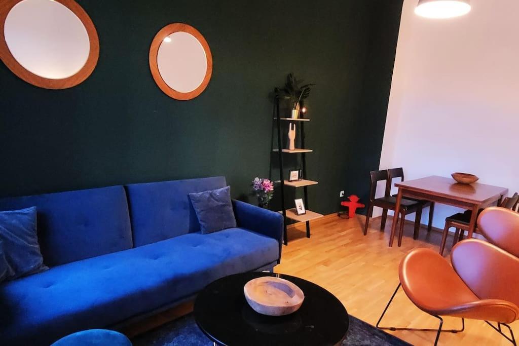 Design Altbauwohnung Mit Balkon Und Parkplatz * Leipzig