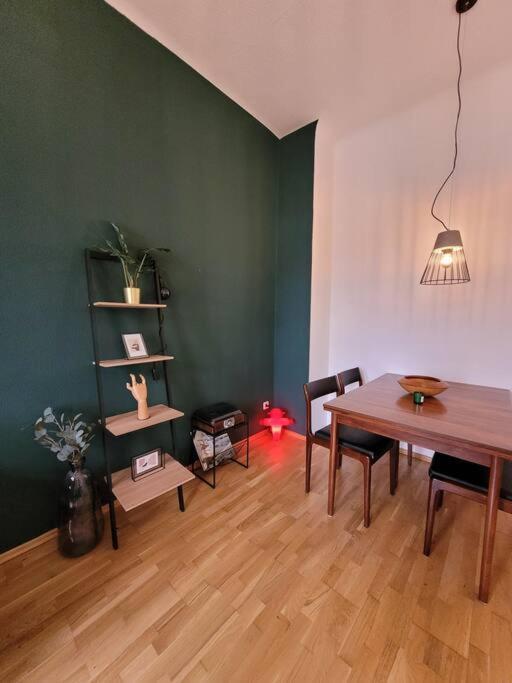 Design Altbauwohnung Mit Balkon Und Parkplatz Leipzig