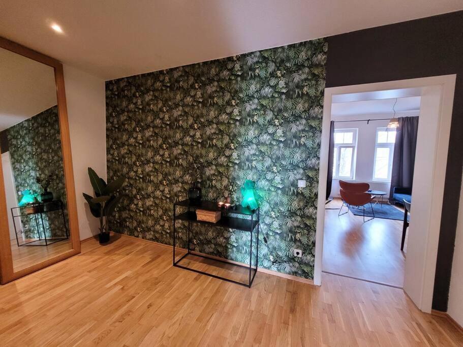 Apartment Design Altbauwohnung Mit Balkon Und Parkplatz *