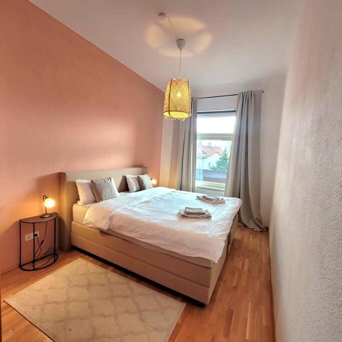 Design Altbauwohnung Mit Balkon Und Parkplatz