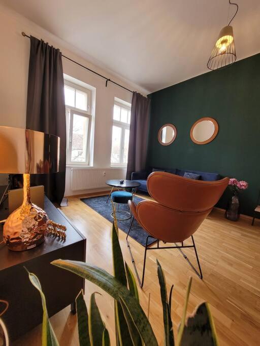 Design Altbauwohnung Mit Balkon Und Parkplatz Apartment *
