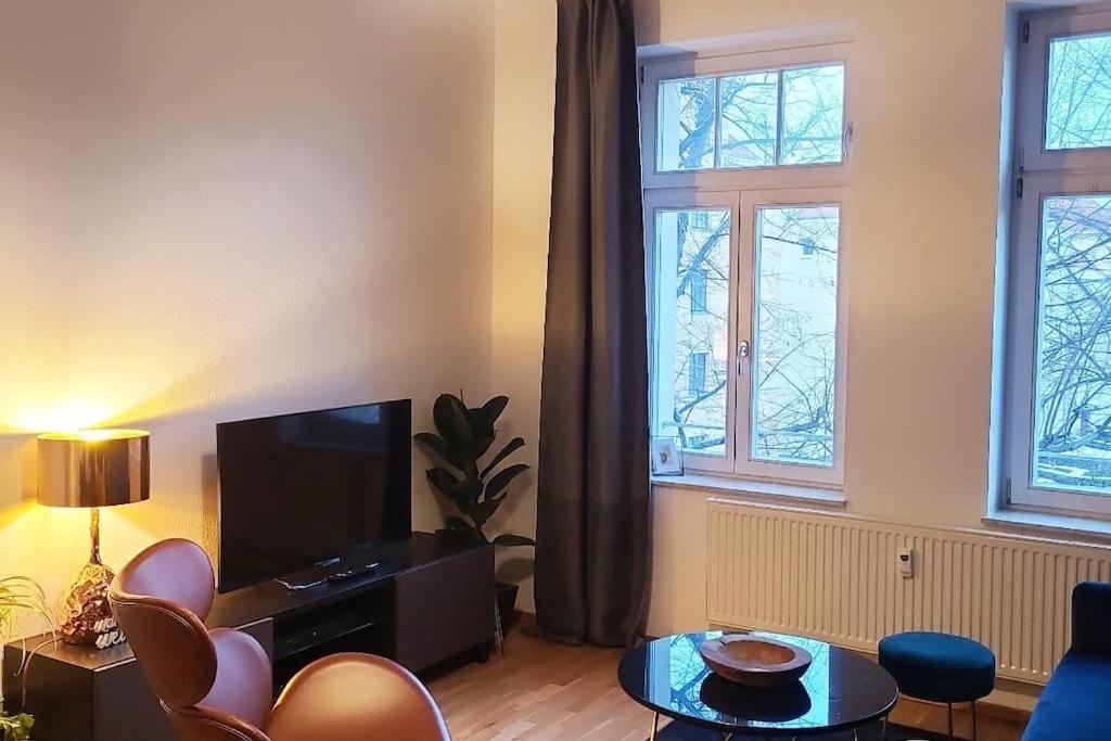 Design Altbauwohnung Mit Balkon Und Parkplatz *
