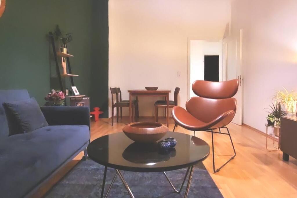 Apartment Design Altbauwohnung Mit Balkon Und Parkplatz Leipzig